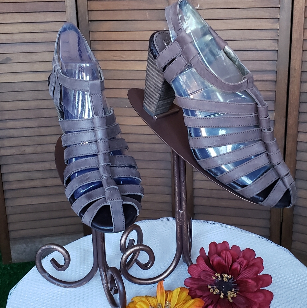Banana Republic leather sandals